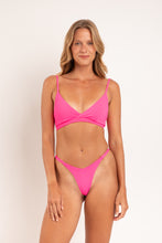 Load image into Gallery viewer, Model Front: Rio De Sol Set Set Mtx-Ultrapink Paola Kiara