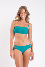 Load image into Gallery viewer, Model Front: Rio De Sol Set Set Grove Bandeau-Reto Madrid