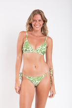 Load image into Gallery viewer, Model Front: Rio De Sol Bottom Bottom Flow Lacinho