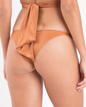 Load image into Gallery viewer, Image 05: Rio De Sol Bottom Bottom Nocciola Cheeky-Fixa