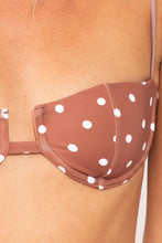 Load image into Gallery viewer, Image 06: Wednesday In Hawaii By Rio De Sol Top Top Kiko-Coco Shell
