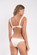 Load image into Gallery viewer, Model Back: Rio De Sol Set Set Malibu-Natural Amelia Essential
