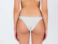 Load image into Gallery viewer, Bottom Shimmer-White Essential 底色
