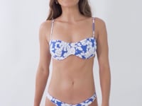 Load and play video in Gallery viewer, Video: Wednesday In Hawaii By Rio De Sol Top Top Pua-Pacifica Coral
